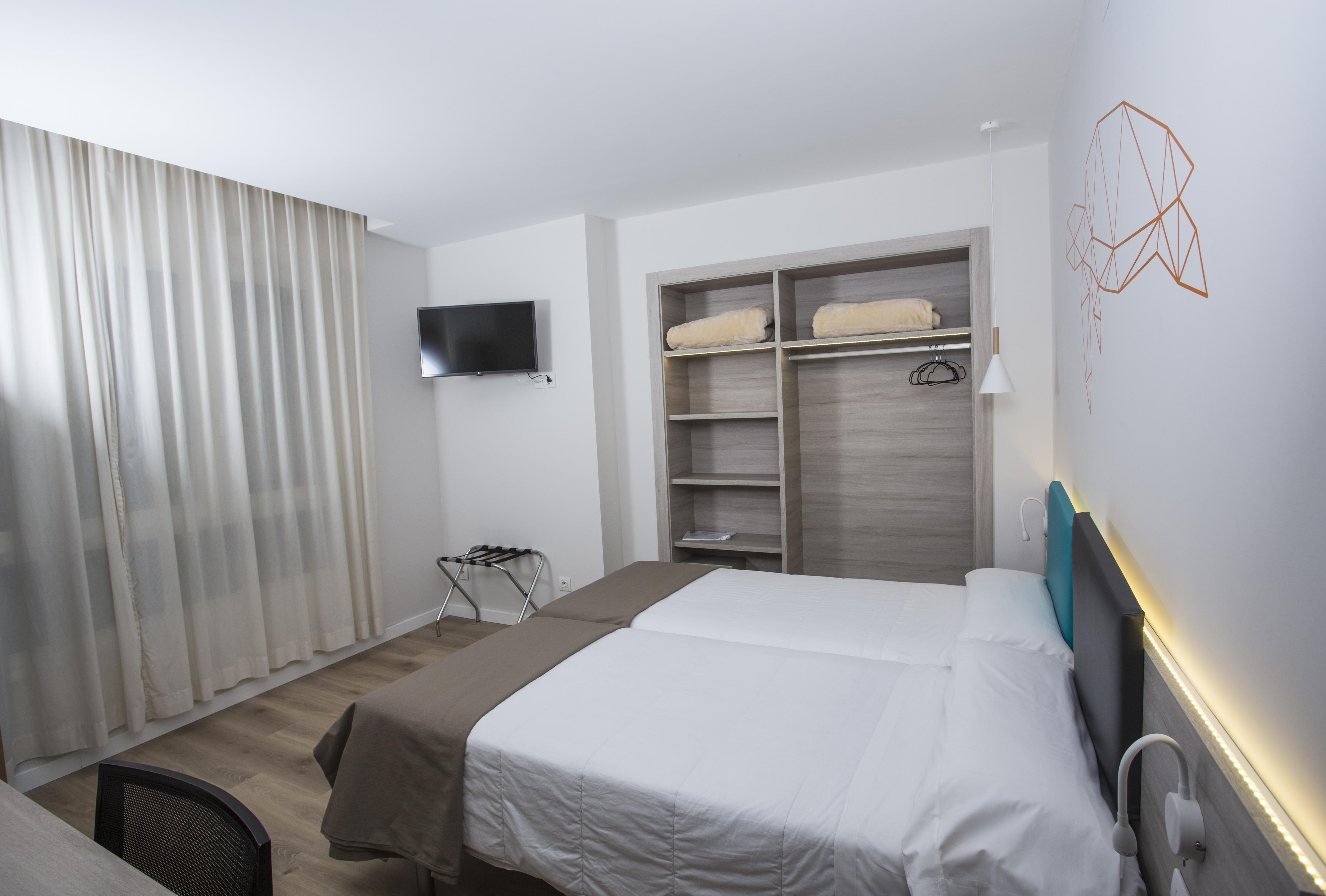 Hotel Mediterraneo Valenza Esterno foto