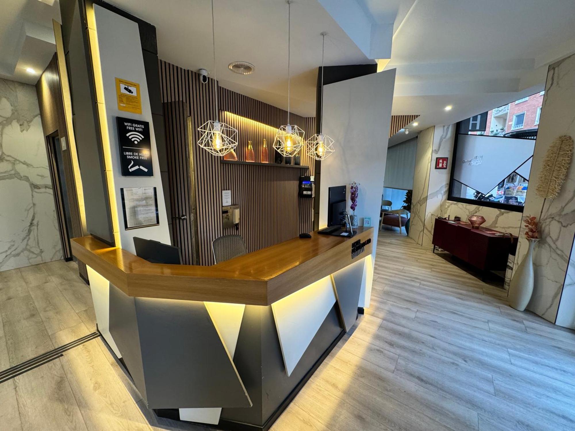 Hotel Mediterraneo Valenza Esterno foto