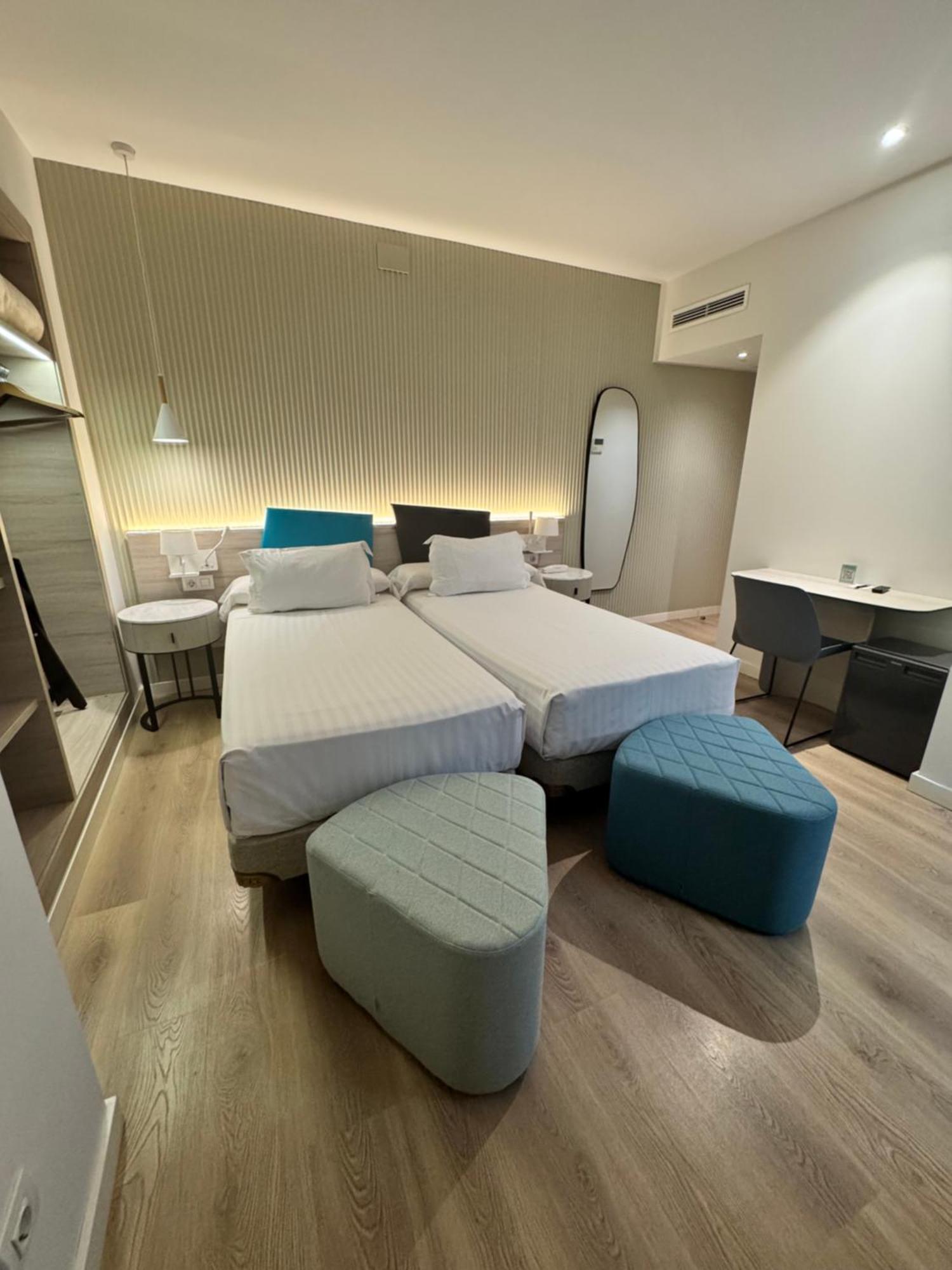 Hotel Mediterraneo Valenza Esterno foto