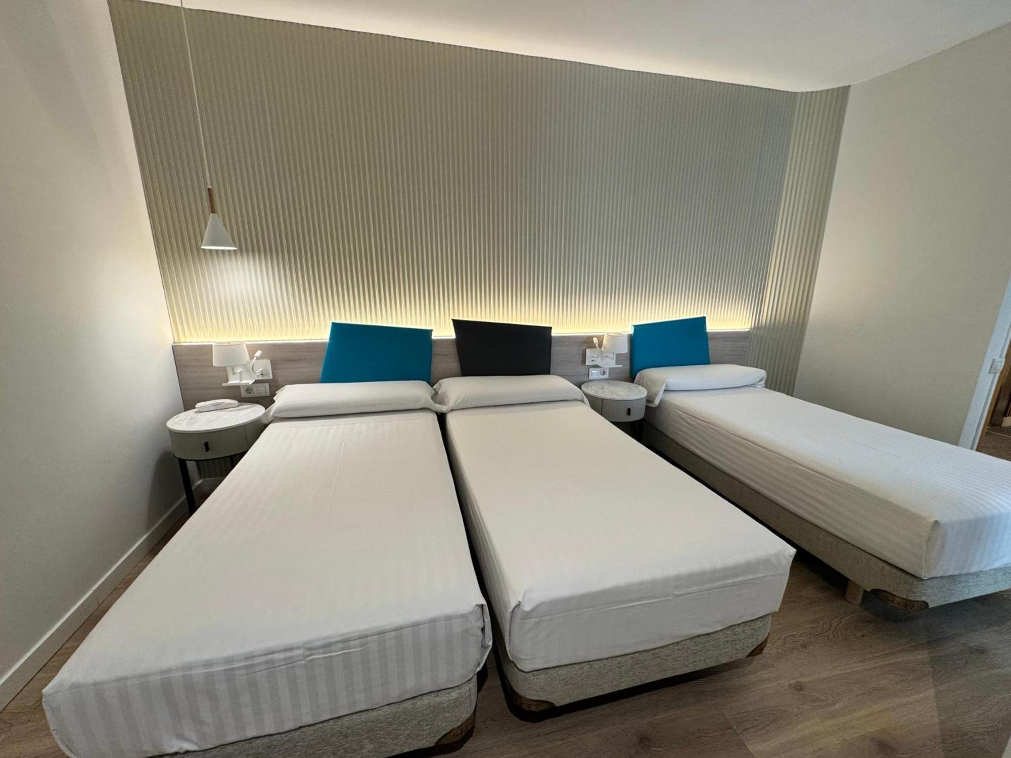 Hotel Mediterraneo Valenza Esterno foto